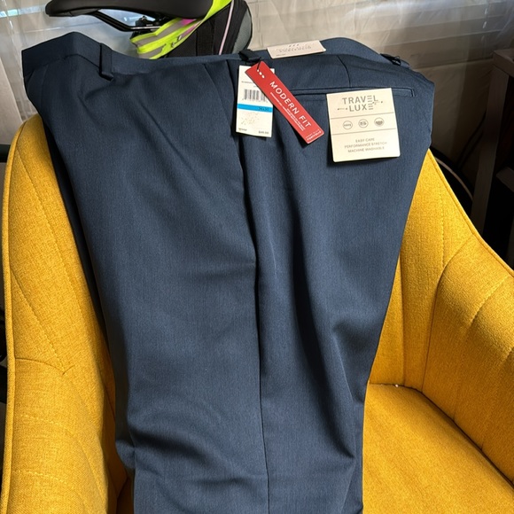 Modern fit- Perry Ellis Portfolio pants - Picture 4 of 5